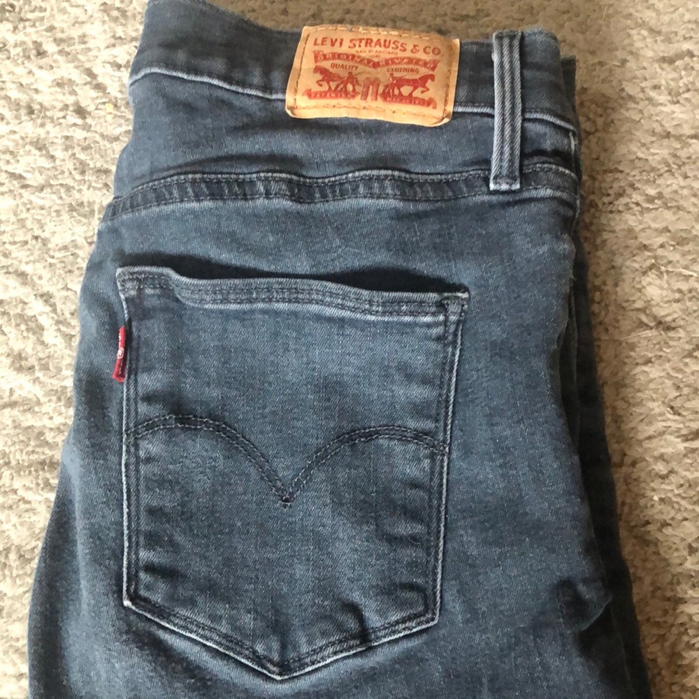 Levi’s slimming skinny jeans